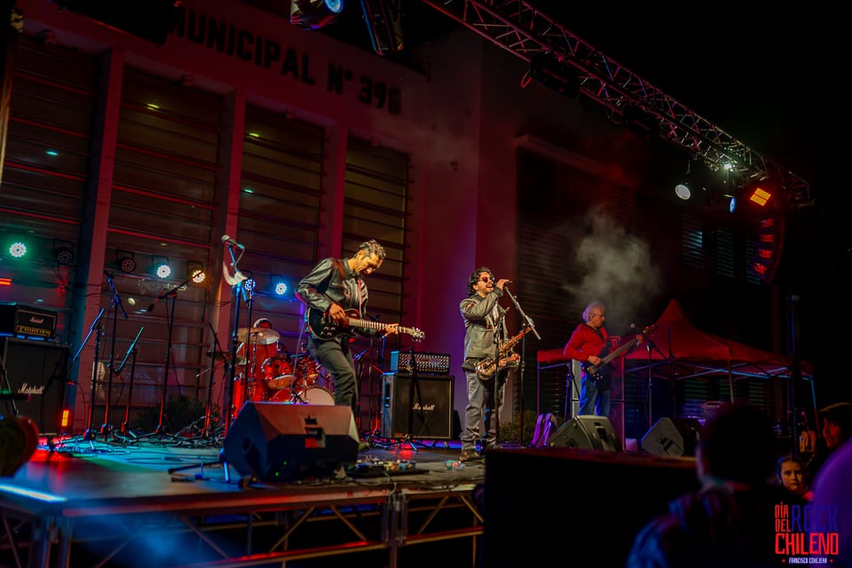 Músico de Figuretti's interpretando en vivo